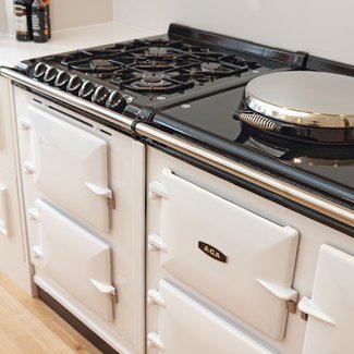 R7 with module showing gas hob